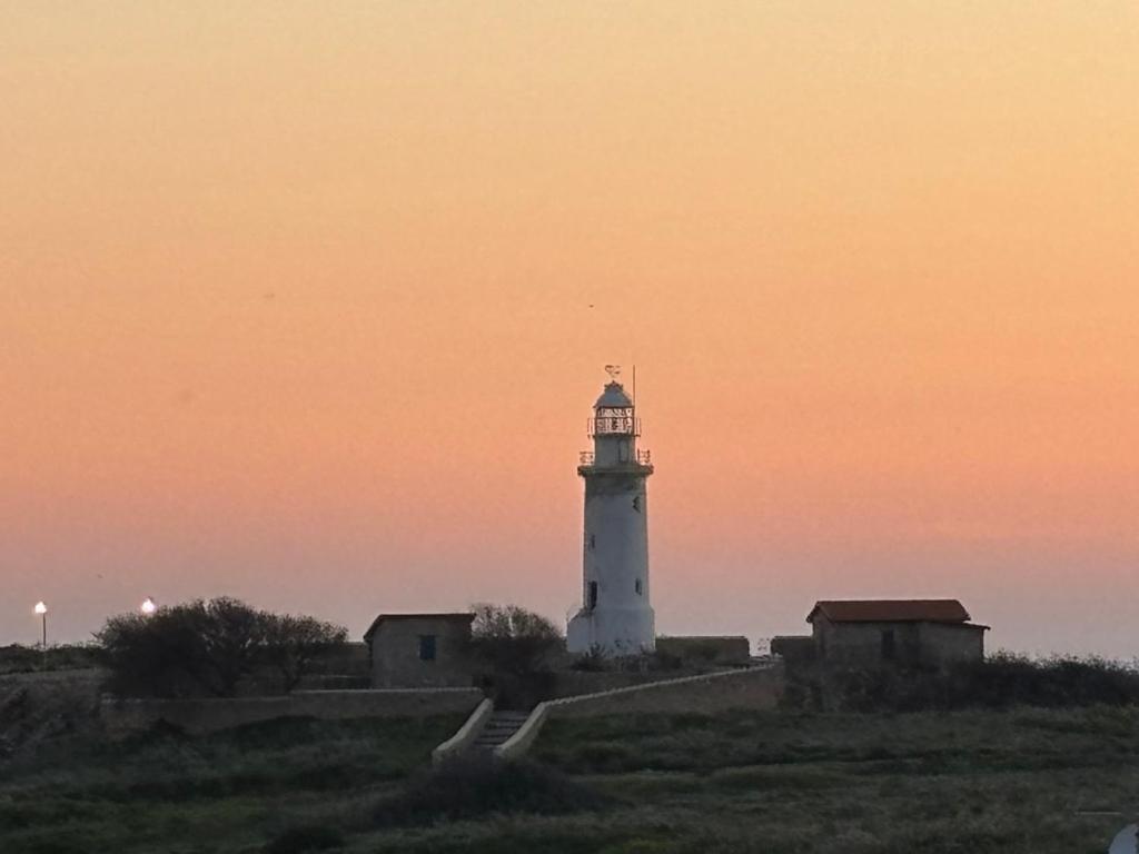 Venus Lighthouse 2B, Sea-View, Paphos Centerアパートメント エクステリア 写真